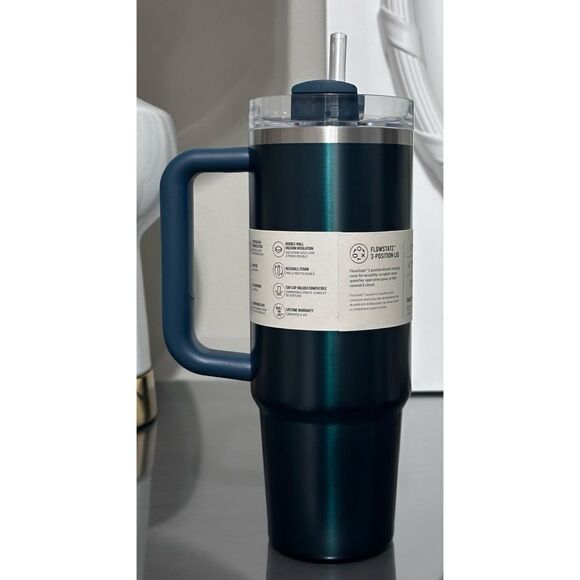 Stanley Quencher H2.0 FlowState Tumbler 30oz, EVERGREEN GLOW - Picture 2 of 4